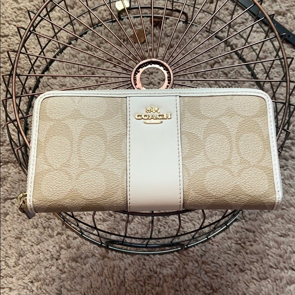 Zip wallet - Picture 1 of 3